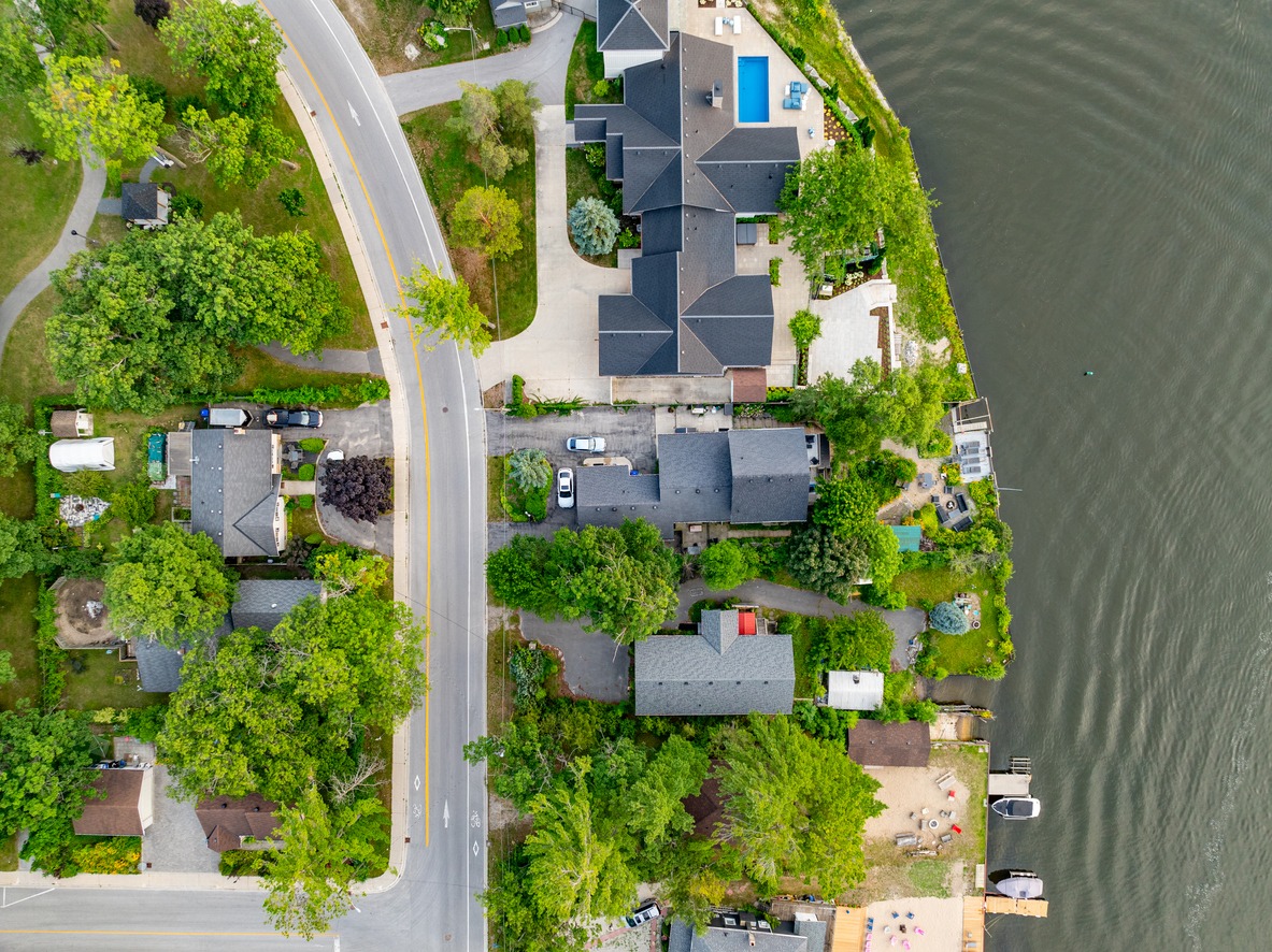Aerial view of lakeside neighborhood and homes